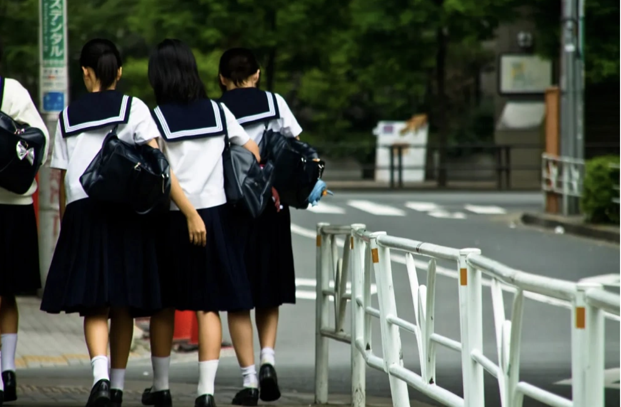 Nâng độ tuổi đồng thuận tình dục từ 13 lên 16 được cho là sẽ bảo vệ hiệu quả hơn cho trẻ em gái trước các nguy cơ tấn công tình dục - Ảnh: Pakutaso/Japan Today 
