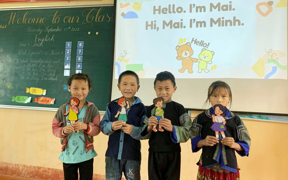 Học sinh Trường phổ thông dân tộc bán trú tiểu học Lao Chải hào hứng trong tiết học tiếng Anh