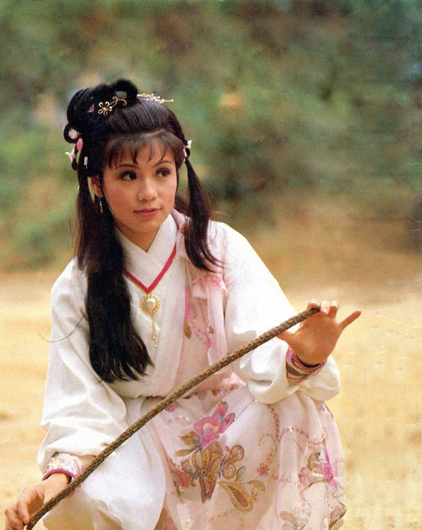 Diễn viên Ông Mỹ Linh đóng đôi với Huỳnh Nhật Hoa, vào vai Hoàng Dung - Quách Tĩnh Trong Anh Hùng xa