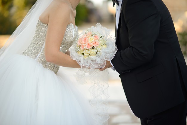 Yêu lâu thì cưới, bác sĩ bảo cưới, cha mẹ đồng ý thì cưới...  những nguyên nhân phổ biến nghi thức cầu hôn là dẫn tới đám cưới của chị em Việt Nam (ảnh minh họa)