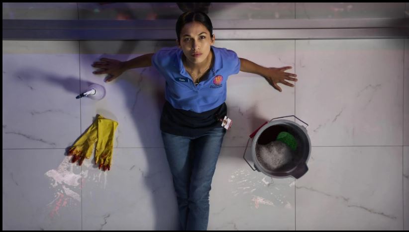 Elodie Yung trong một cảnh phim The Cleaning Lady