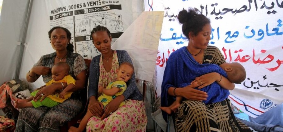 Người tị nạn Ethiopia được chăm sóc thai sản ở bang Kassala phía đông Sudan vào tháng 11 năm 2020 - ASHRAF SHAZLY