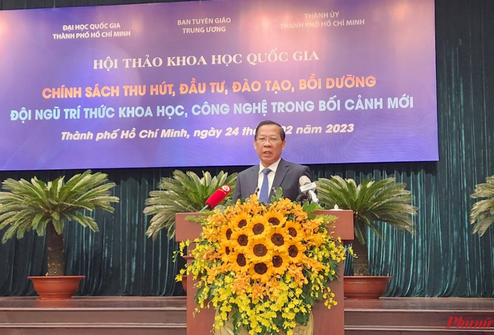 Ông Phan Văn Mãi - Chủ tịch UBND TPHCM