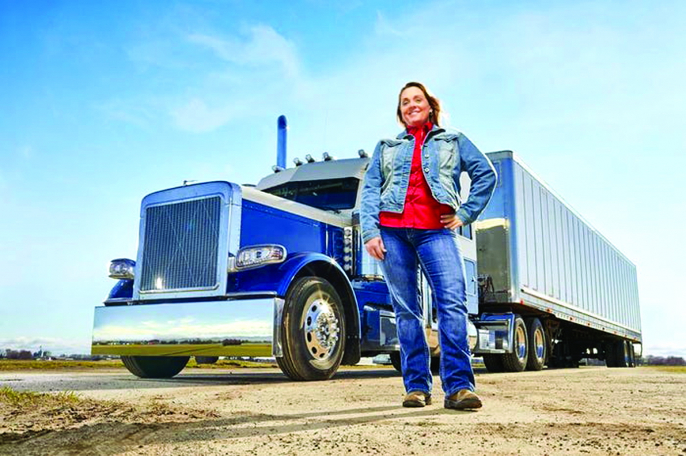 Ingrid Brown bên chiếc xe tải tên “Miss Faith” của cô - Ảnh: Businessinsider 