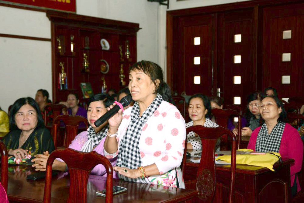 Bà Sầm Kim Tương năm nay đã gần  70 tuổi nhưng vẫn gắn bó với hoạt động hội trên vai trò Chi hội phó Chi hội Phụ nữ khu phố 1, phường 19,  quận Bình Thạnh ảnh: Trang Thư