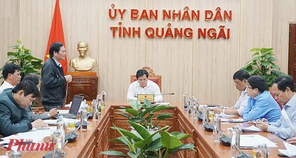 Giám đốc Sở KHCN Quảng Ngãi Nguyễn Văn Thành báo cáo kết quả thực hiện nhiệm vụ năm 2022 và phương hướng nhiệm vụ trọng tâm năm 2023 trong cuộc làm việc mới đây với lãnh đạo tỉnh Quảng Ngãi.