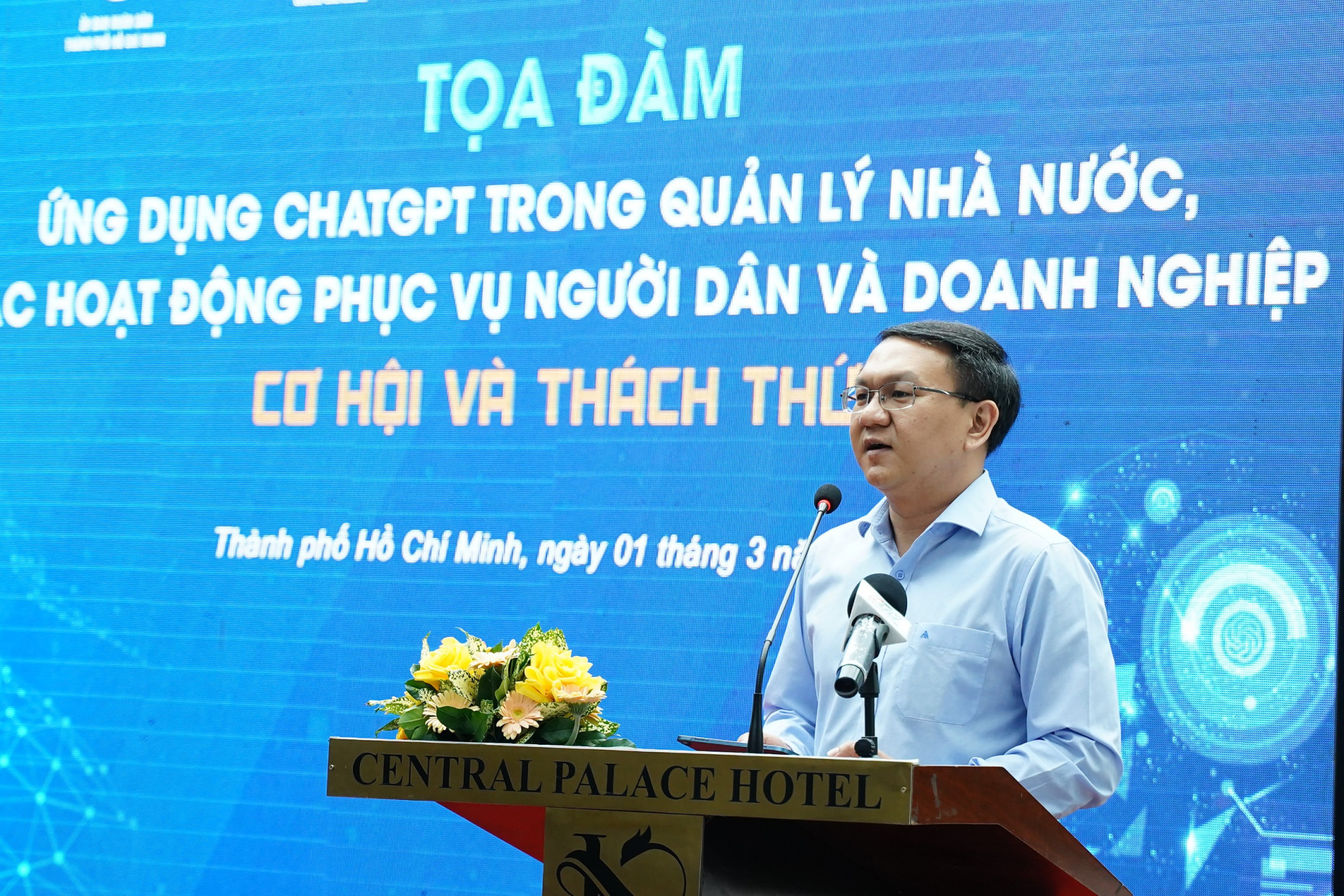 Ông Lâm Đình Thắng tại tọa đàm sáng 1/3