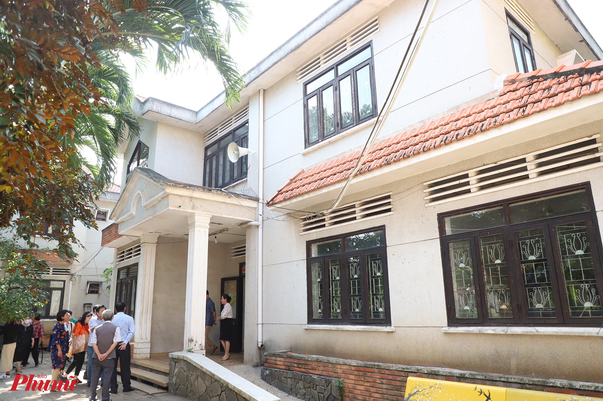 Viện dưỡng lão Thị Nghè có 15 khu nhà ở, hiện đã sử dụng 14 khu. Khu nhà dự kiến dành cho các nghệ sĩ nằm ở phía sau, xung quanh là không gian vườn cây xanh mát. 