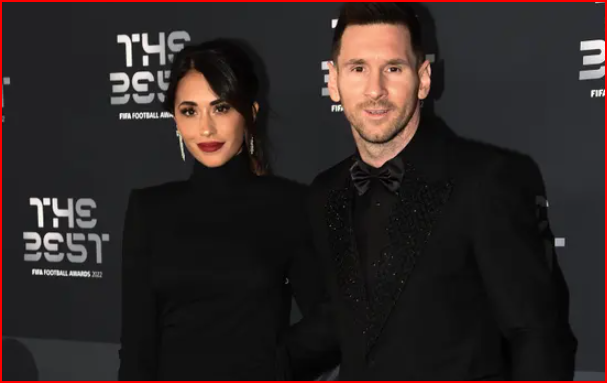 Messi và vợ trpng buổi vinh danh Quả bóng vàng 