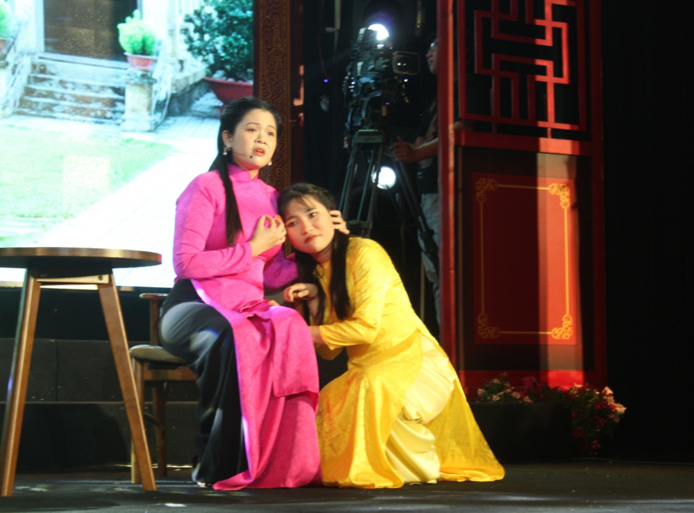 Chọn trích đoạn Nửa đời hương phấn có phần quá sức với thí sinh Võ Thị Huyền Trang
