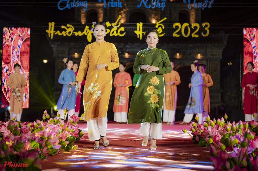 . Qua chương trình này khẳng định vai trò của các tầng lớp phụ nữ gắn với tà áo dài Huế, góp phần giữ gìn, tôn vinh và lan tỏa niềm tự hào về vẻ đẹp của chiếc áo dài truyền thống, quảng bá bản sắc văn hóa Huế nói riêng của dân tộc Việt Nam nói chung
