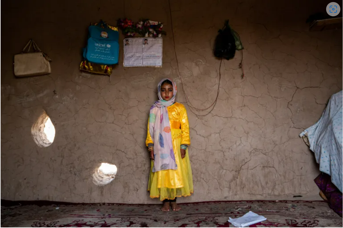 Trẻ em gái Afghanistan cũng là nạn nhân của tình trạng bạo hành thể chất, tinh thần, tình dục và kết hôn sớm - Ảnh: Matt Reichel/Al Jazeera