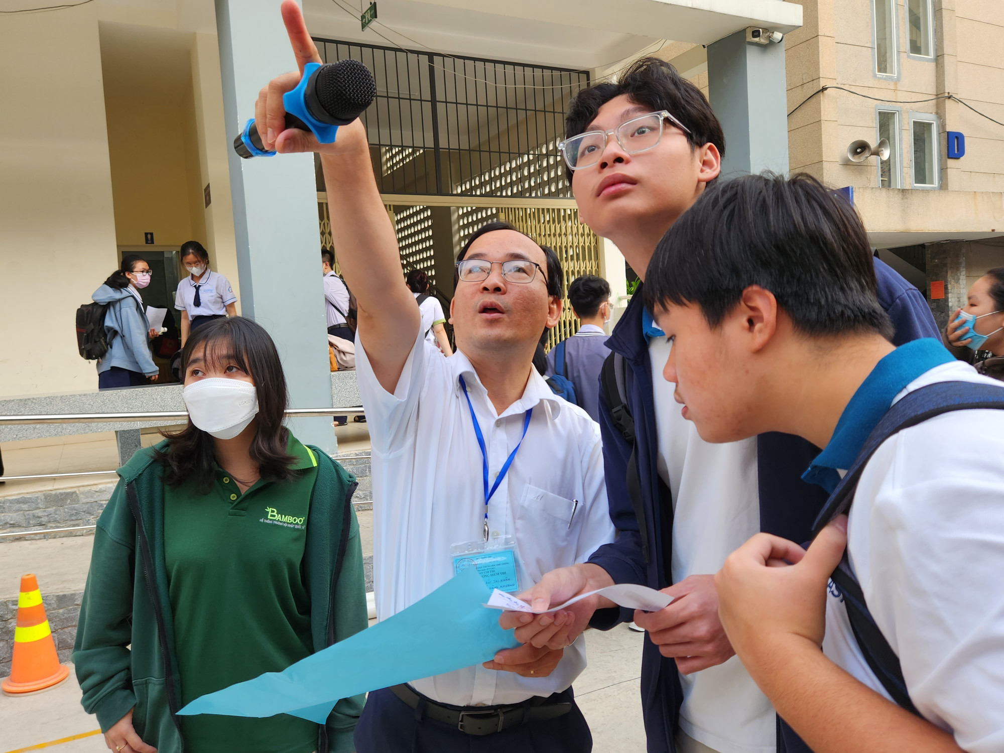 Điểm thi Trường THPT Bùi Thị Xuân với 1.844 thí sinh tại 49 phòng thi
