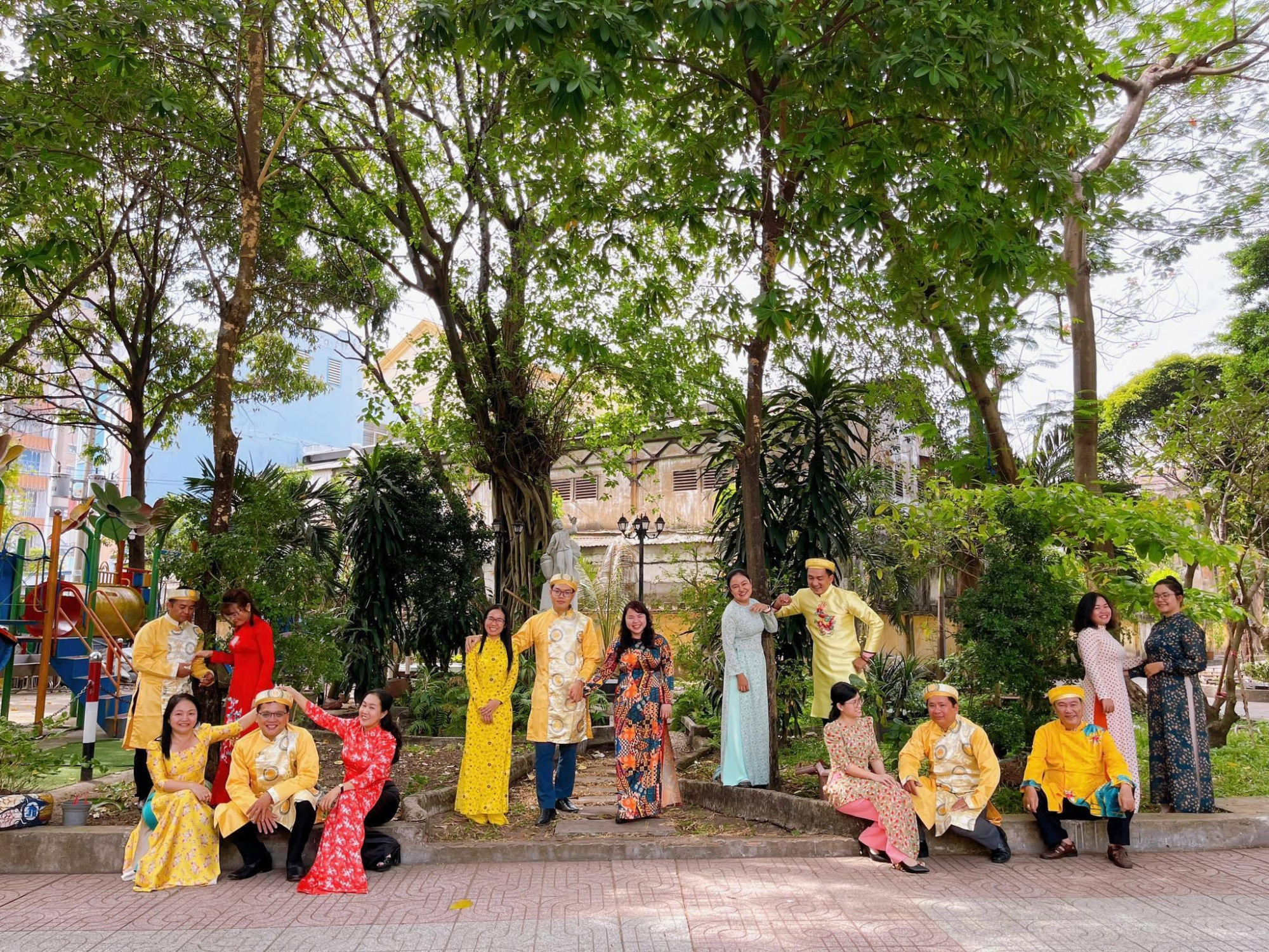 Công đoàn cơ sở P.10, Q.Tân Bình, hưởng ứng tuần lễ áo dài - Ảnh: TTXTDL TPHCM