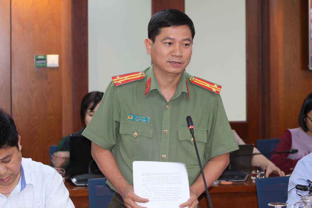 Thượng tá Lê Mạnh Hà - Trưởng Phòng Tham mưu, Công an TPHCM - tại buổi họp giao ban