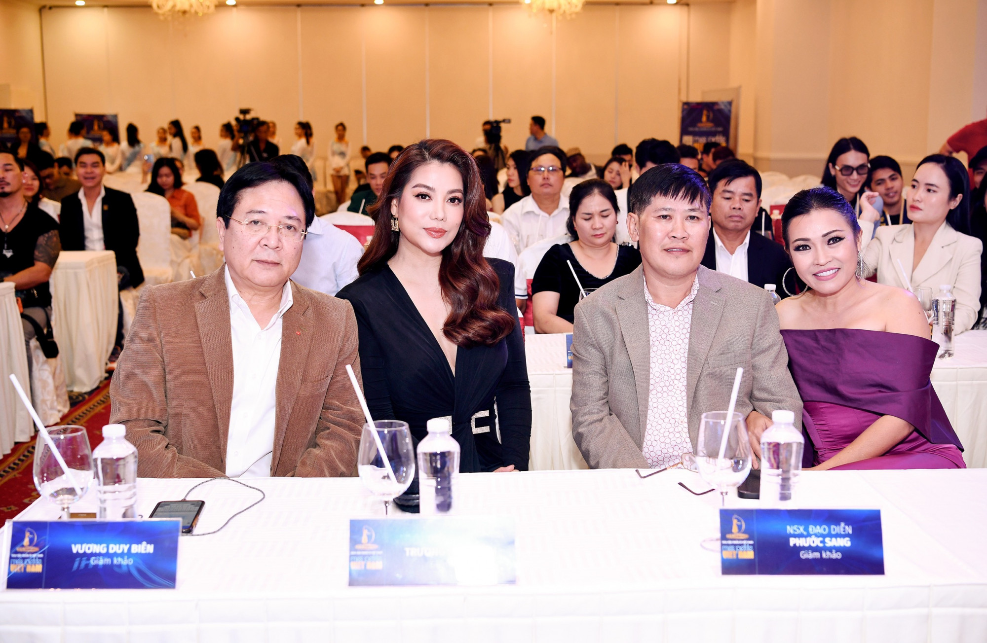 Ban giám khảo cuộc thi Hoa hậu nhân ái Việt Nam 2023.