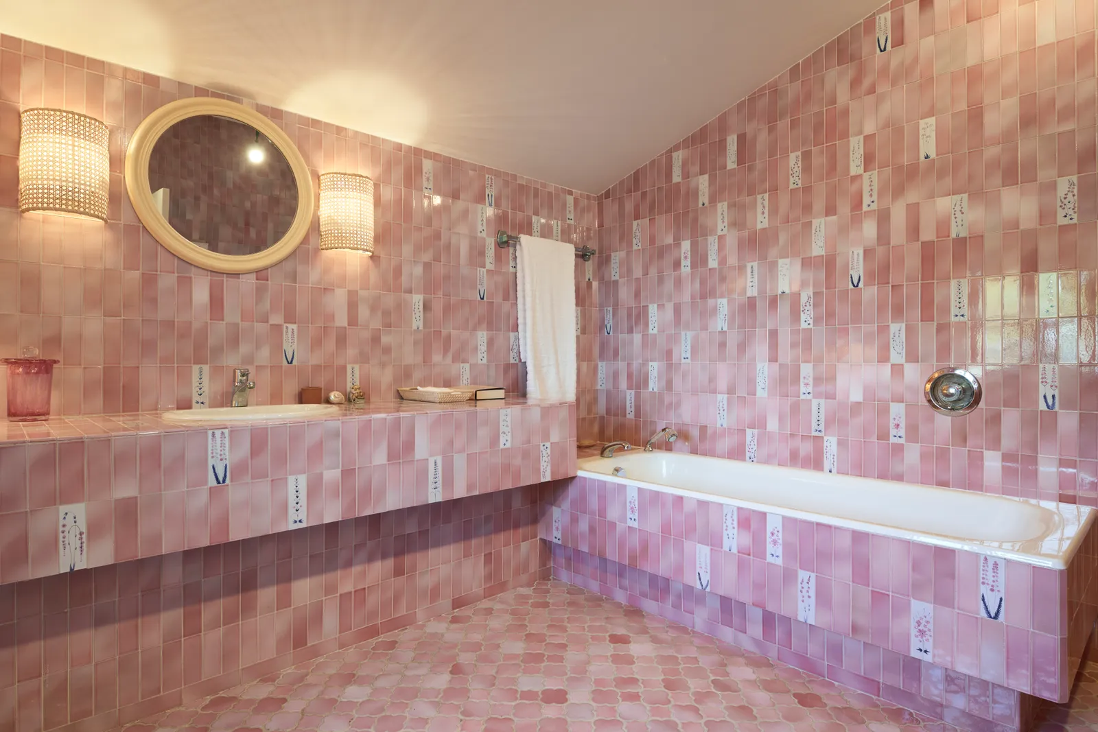 Một phòng tắm trong biệt thự.  © Côte d'Azur Sotheby's Int. bất động sản