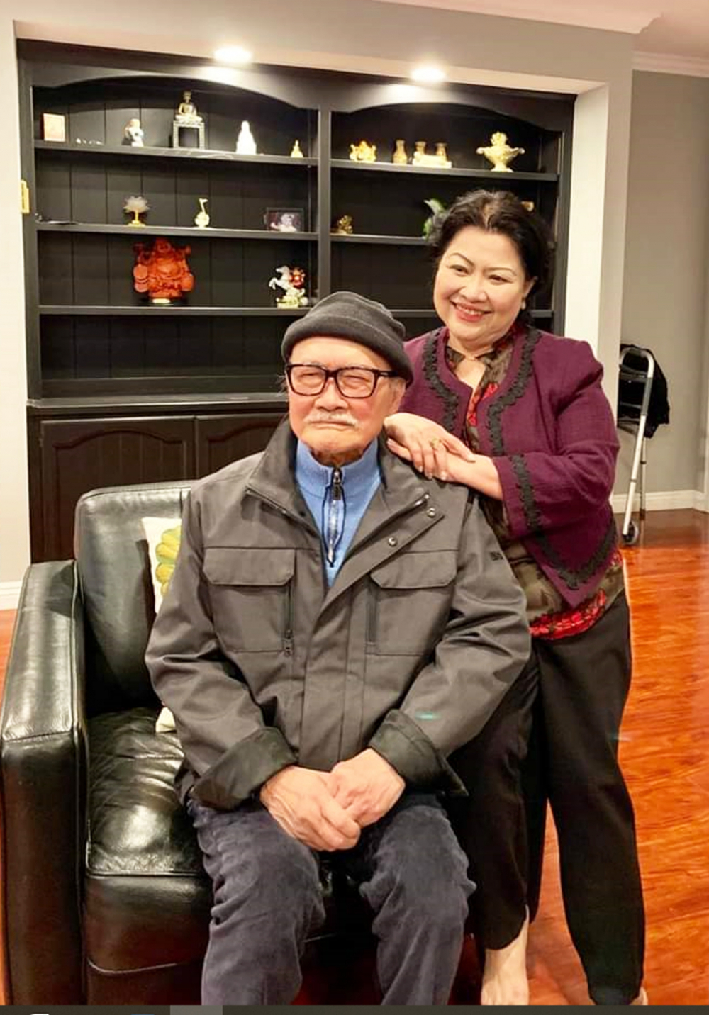 Nghệ sĩ nhân dân Diệp Lang  những năm cuối đời bên người vợ  - bà Phạm Thu Phong - rất mực thương yêu ông - Ảnh: gia đình cung cấp