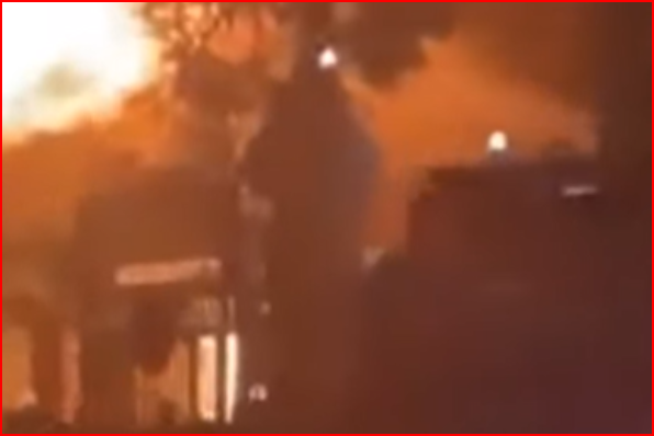 Vụ cháy được chụp lại từ clip