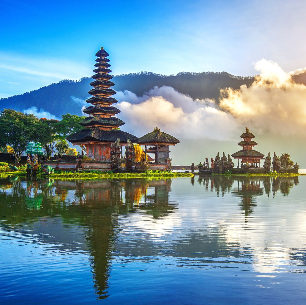 Bali, Indonesia được ví như “thiên đường trên mặt đất”. Hòn đảo này nằm trong danh sách những nơi phải đi của du khách khắp năm châu sau thời gian phải ở yên khá lâu do COVID-19. 