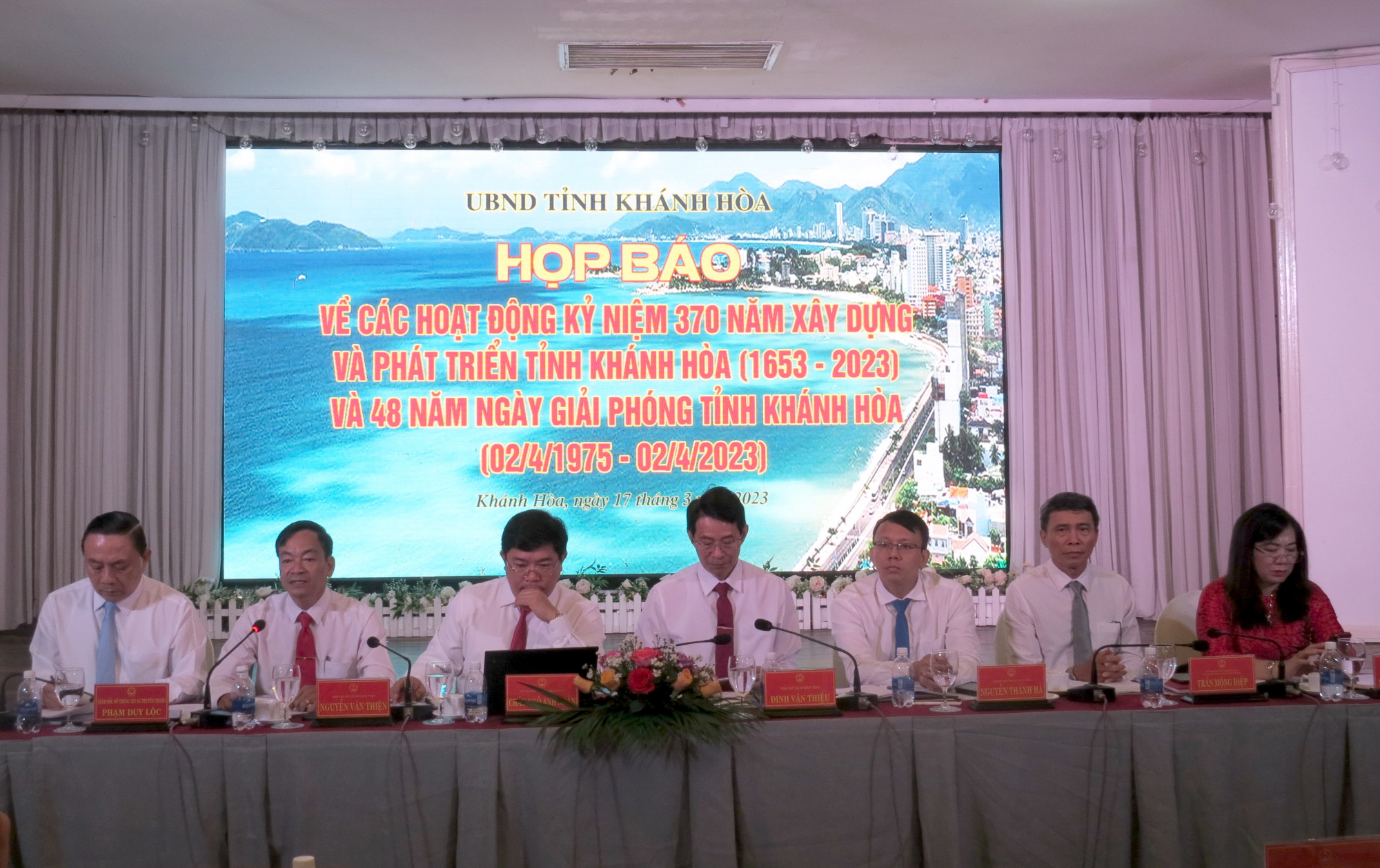 Tại buổi họp báo, UBND tỉnh Khánh Hòa cho biết sẽ bắn pháo hoa tầm thấp 15 phút trong lễ kỷ niệm 370 năm xây dựng và phát triển tỉnh