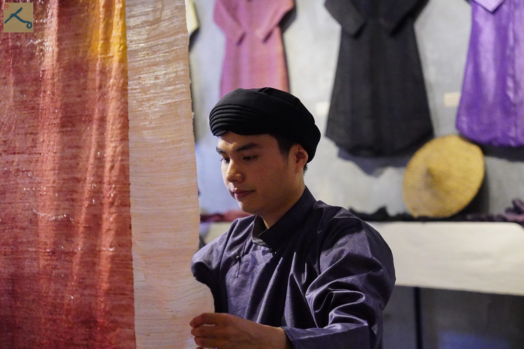 Nhà thiết kế Nguyễn Đức Huy: Bỏ du học, theo đuổi cổ phục, áo dài