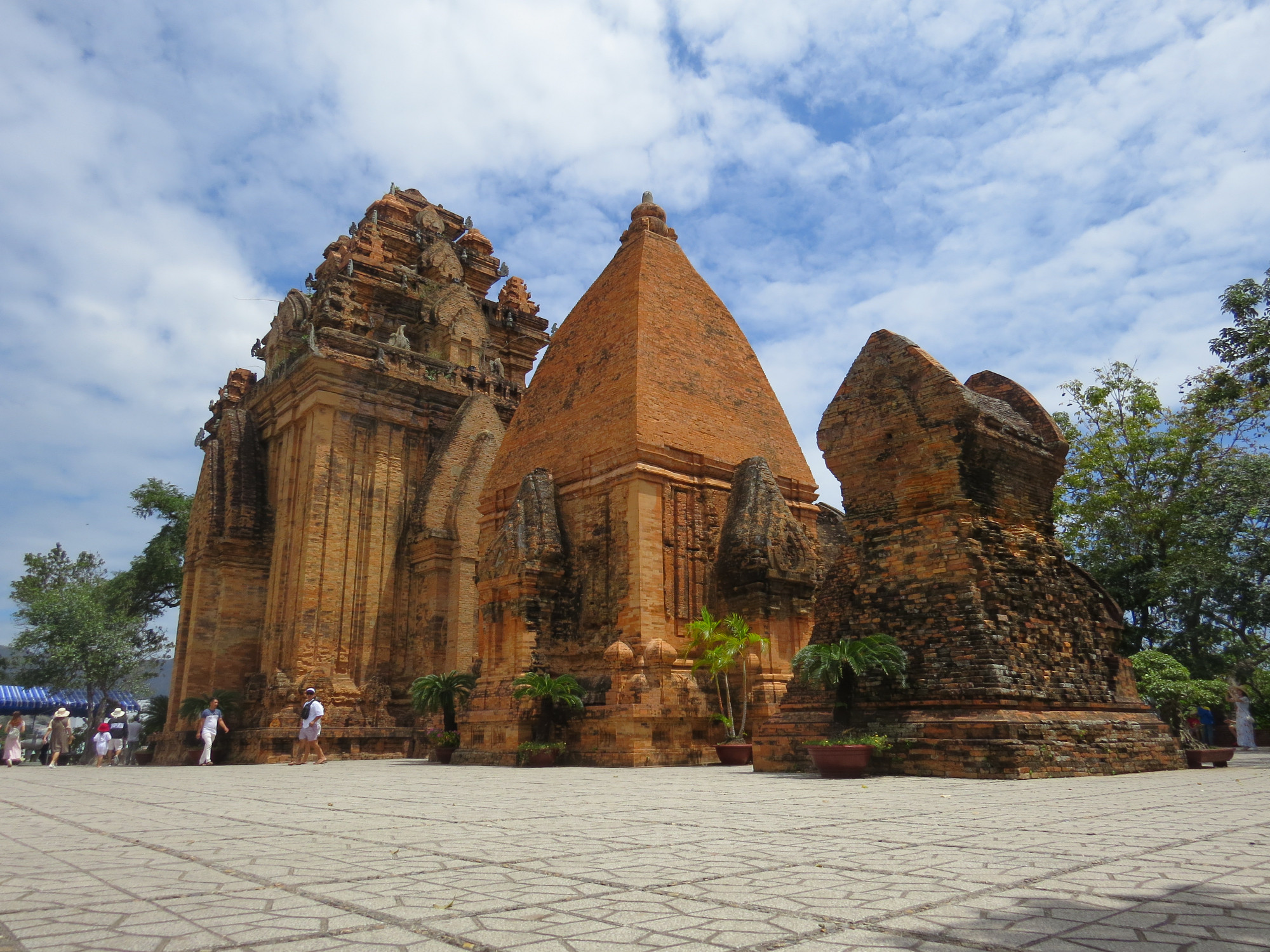 Di tích Tháp Bà Ponagar Nha Trang