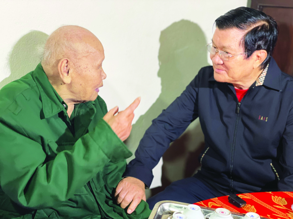 Nguyên Chủ tịch nước Trương Tấn Sang đến thăm trung tá Lương Chí Hiền - nguyên Chính trị viên trưởng Tỉnh đội Quảng Trị, người được Chính phủ Cách mạng lâm thời Cộng hòa Miền Nam Việt Nam cử làm Trưởng ban Trao trả tại điểm trao trả tù binh ở bờ bắc sông Thạch Hãn 50 năm trước