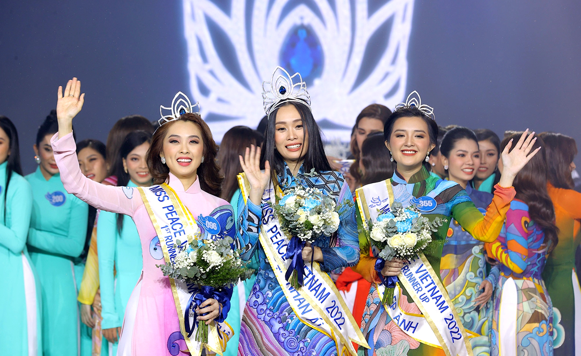 Sau gần nửa năm kể từ lúc tuyên bố từ bỏ, Công ty Minh Khang trở lại tranh chấp tên gọi Hoa hậu Hòa bình Việt Nam