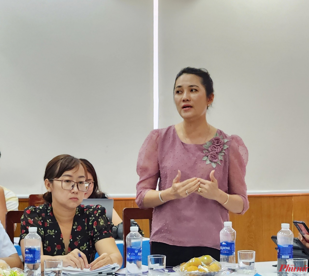 Bà Nguyễn Thị Việt Tú - Đại biểu HĐND TPHCM - đặt vấn đề có quy định thu thì cần phải có quy định chi đối với các khoản thu dịch vụ giáo dục