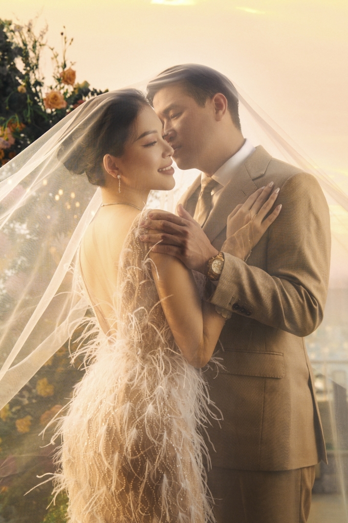 Ảnh cưới lãng mạn của người mẫu Linh Rin và Phillip Nguyễn