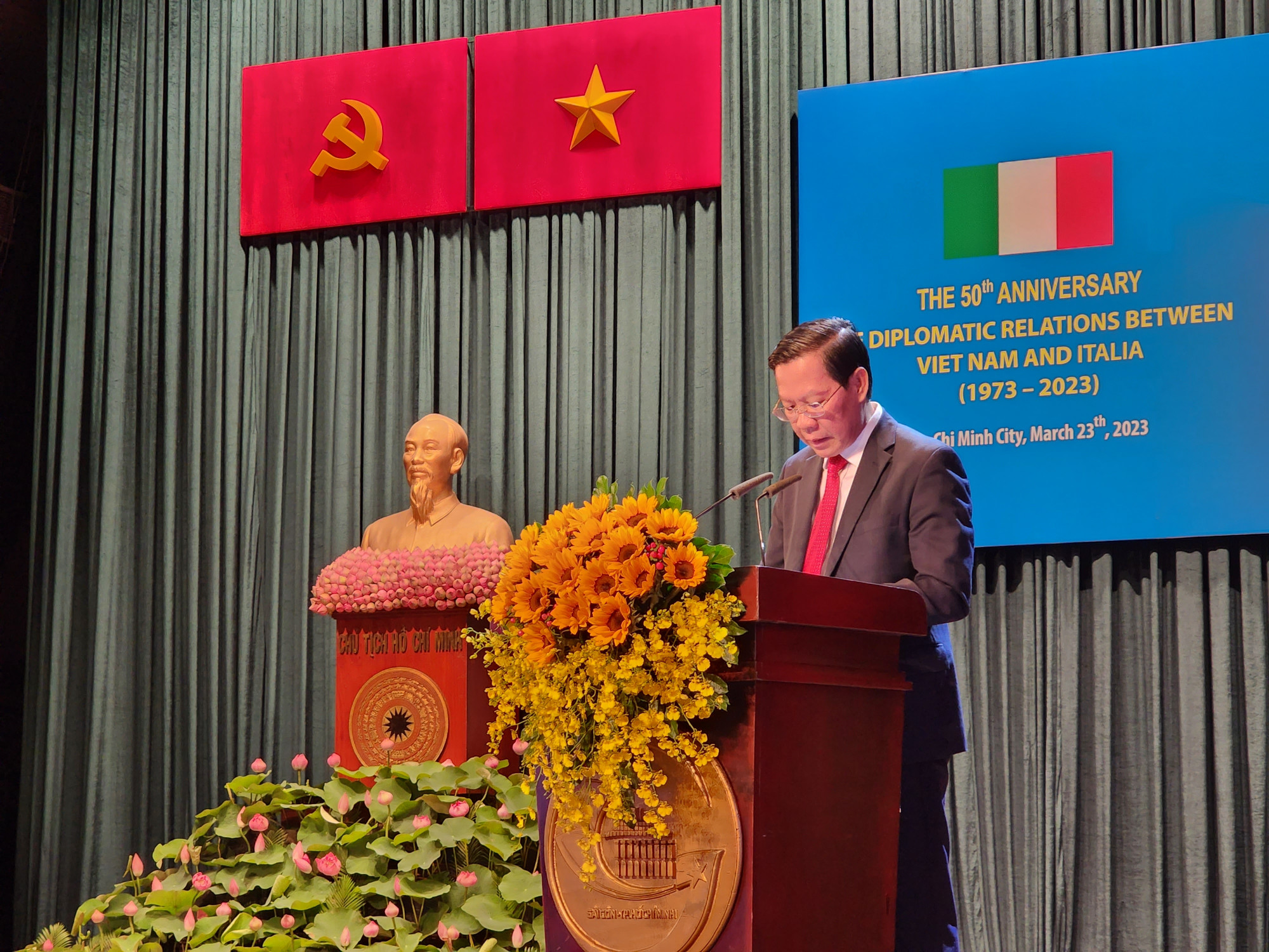 Chủ tịch UBND TP HCM Phan Văn Mãi cảm ơn những hỗ trợ, sẻ chia của nhân dân Italia trong 50 năm qua, đặc biệt là vào giai đoạn đại dịch COVID-19