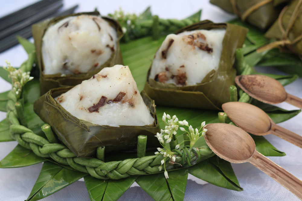 Bánh nậm, bánh bột lọc, bánh ít, bánh giò, những loại bánh thân thương trong đời sống người Việt. 