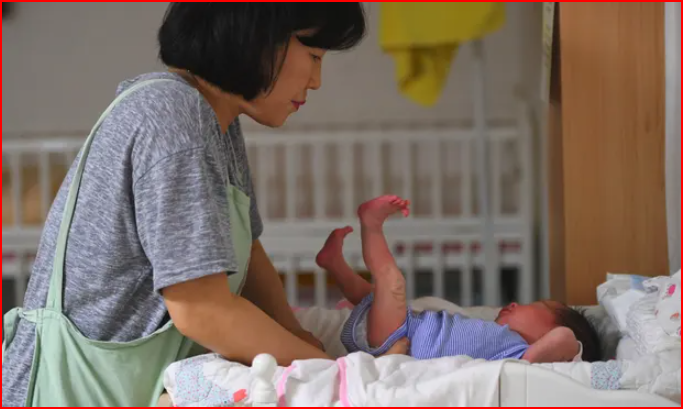 Hàn Quốc đang xem xét một loạt các biện pháp để nâng tỷ lệ sinh, vốn được xếp vào hàng thấp nhất thế giới. Ảnh: Jung Yeon-Je/AFP/Getty Images
