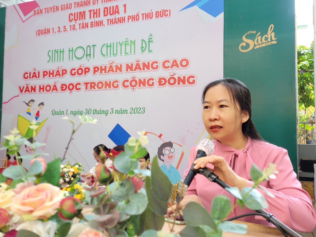 Bà Phùng Thị Phương - Phó Trưởng phòng Báo chí - Xuất bản, Ban Tuyên giáo Thành ủy TPHCM phát biểu tại sự kiện