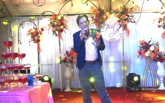 Diễn viên Thương Tín đi hát đám cưới để trang trải cuộc sống