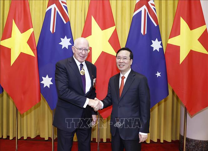 Chủ tịch nước Võ Văn Thưởng và Toàn quyền Australia David Hurley sau khi kết thúc buổi hội đàm.