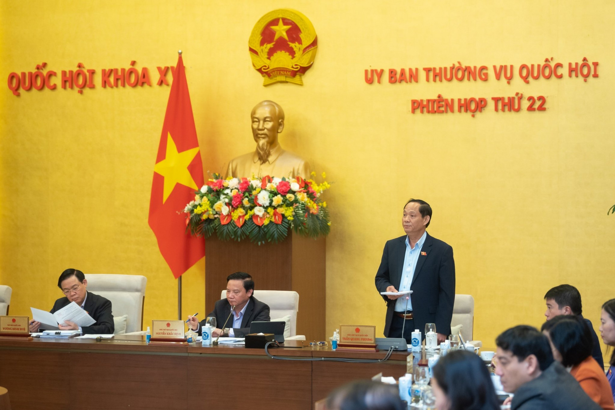 Phó chủ tịch Quốc hội Trần Quang Phương đề nghị làm rõ khoảng trống pháp lý trong triển khai công tác phòng chống COVID-19