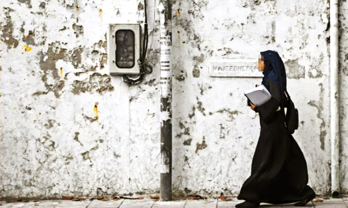 Ra đường một mình là nỗi lo sợ của nhiều phụ nữ Maldives - ẢNH: AFP