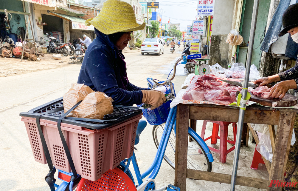 Nhiều người buôn bán nhỏ  cho bà H. mượn tiền trước nguy cơ trắng tay - ảnh Thanh Vạn