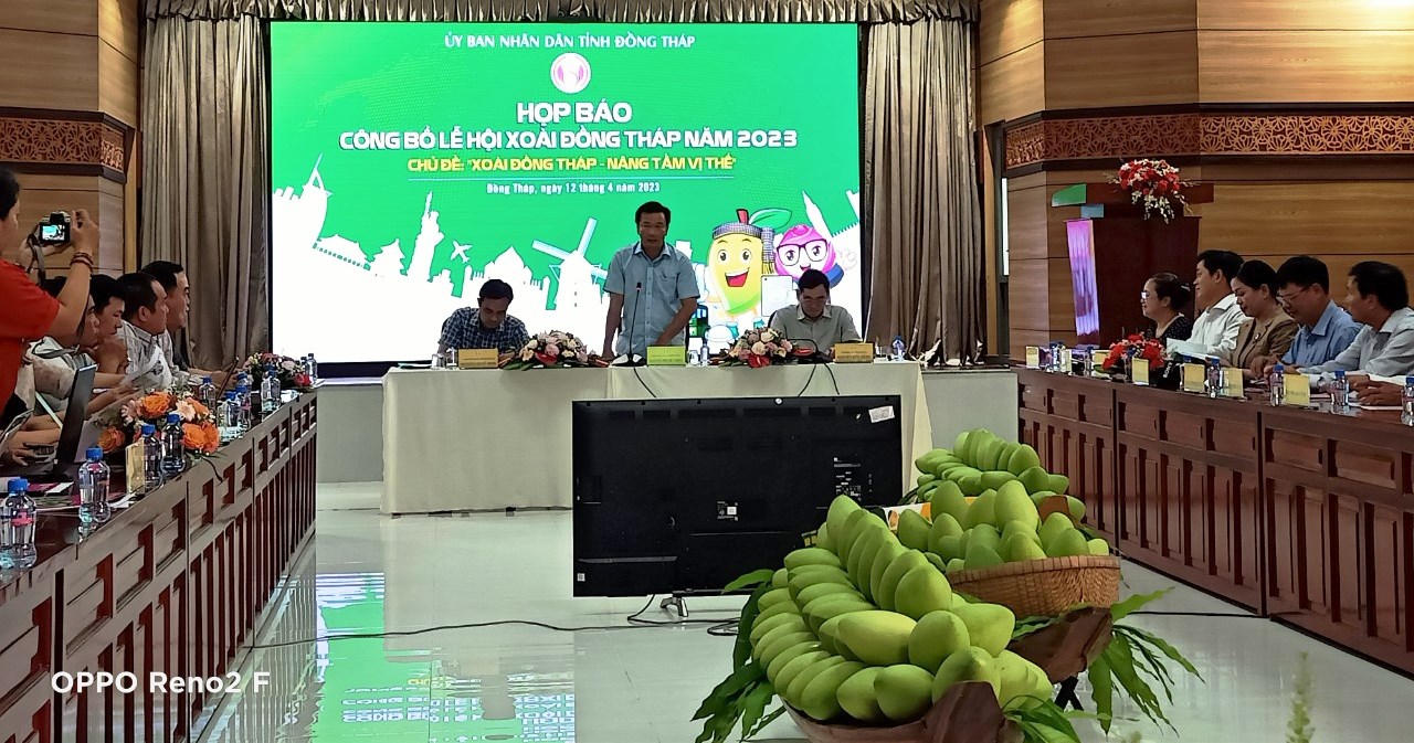 Ông Nguyễn Phước Thiện - Phó chủ tịch UBND tỉnh Đồng Tháp thông tin về lễ hội xoài