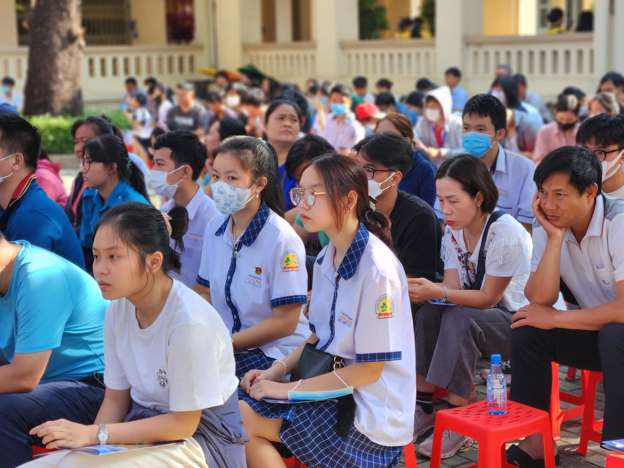 Học sinh khối 9 các trường THCS tham gia ngày hội tư vấn tuyển sinh Trường THPT chuyên Lê Hồng Phong