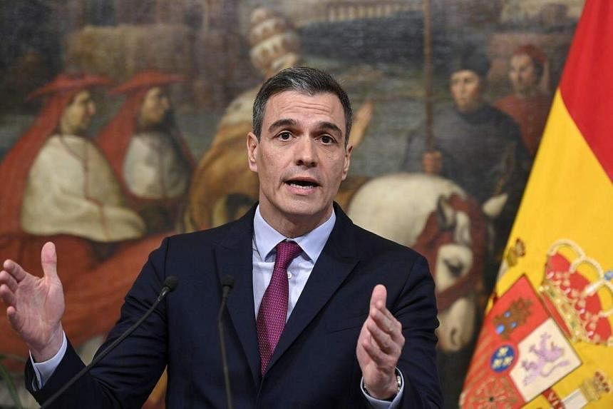 Thủ tướng Tây Ban Nha nhìn nhận những lỗ hổng trong luật mới khiến một số tội