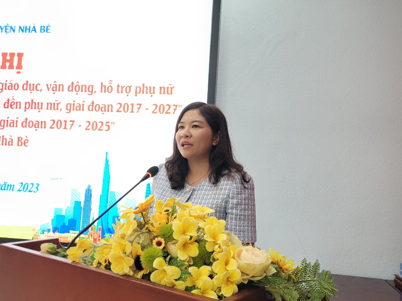 Bà Nguyễn Thị Ngọc Linh - Phó chủ tịch Hội LHPN TPHCM đã có nhiều ý kiến phát biểu tại hội nghị