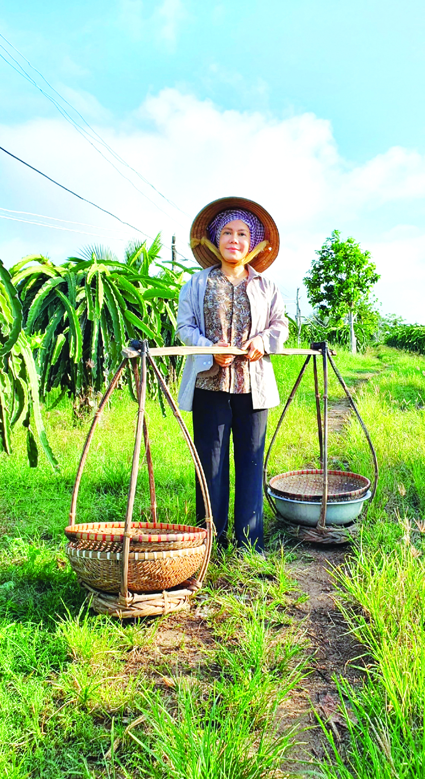 Nghệ sĩ Việt Hương trong phim  Biển nhớ thiên di