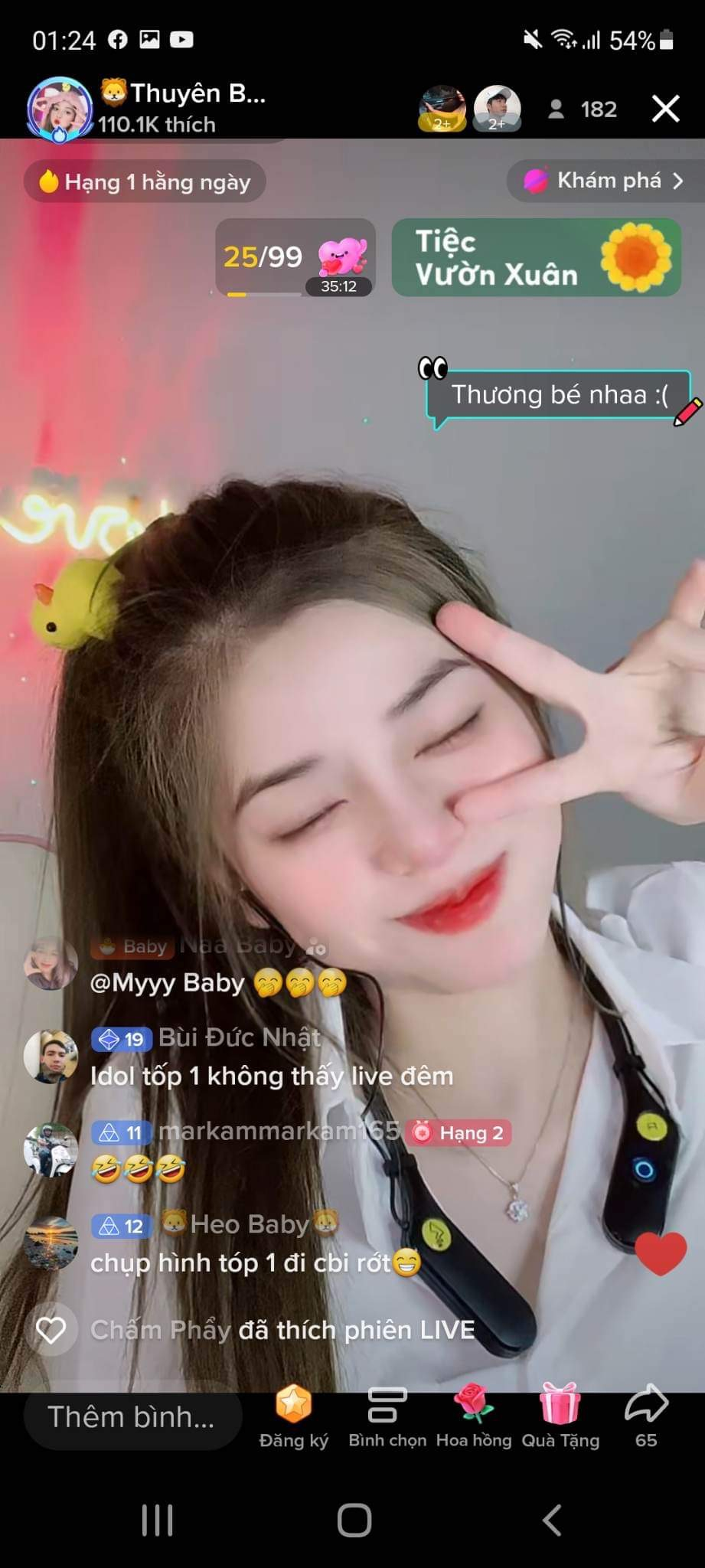 Phòng Live của Thuyên luôn vui vẻ, yêu đời