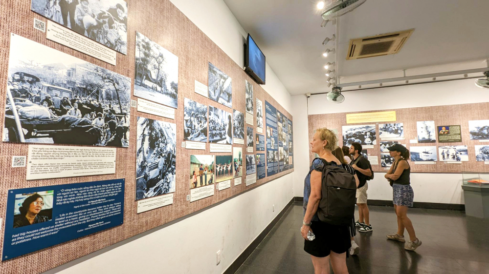 Bảo tàng Chứng tích chiến tranh TPHCM là nơi lưu giữ nhiều hiện vật trong chiến tranh, được bình chọn là một trong những điểm đến hấp dẫn nhất thế giới. Riêng tháng 3/2023, bảo tàng này đón gần 12.000 lượt khách đến tham quan - ẢNH: NGUYỄN VĂN