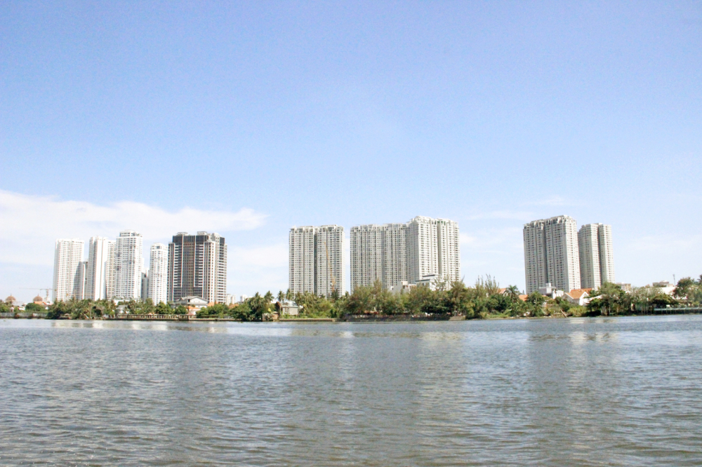 Cùng với việc quy hoạch sông Sài Gòn cần xử lý nghiêm tình trạng lấn chiếm và bảo tồn nguồn nước - ẢNH: S.V.