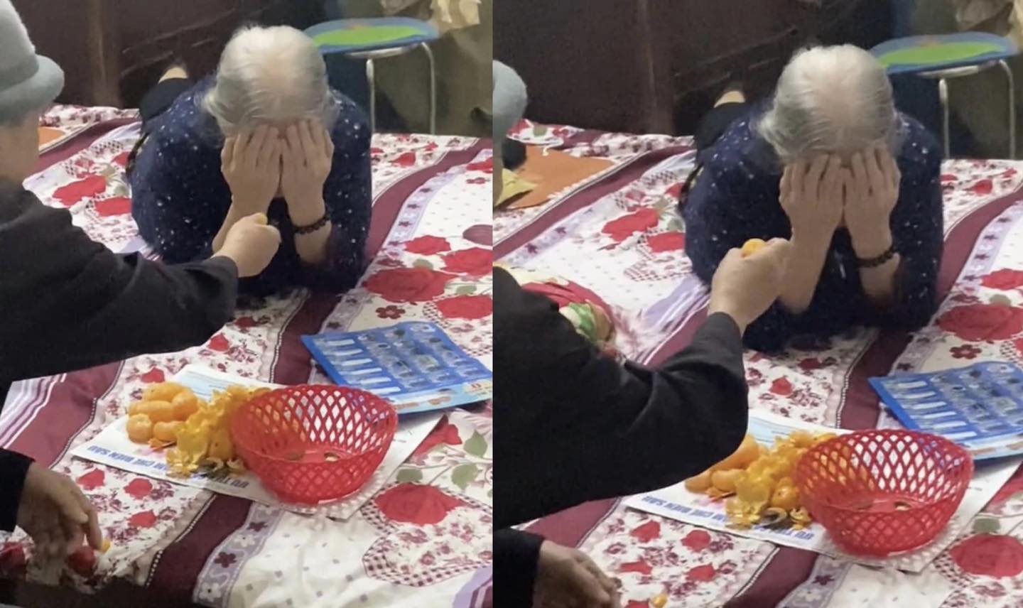 Hình ảnh và câu chuyện về cụ bà 90 tuổi đang được lan truyền khắp cộng đồng mạng.