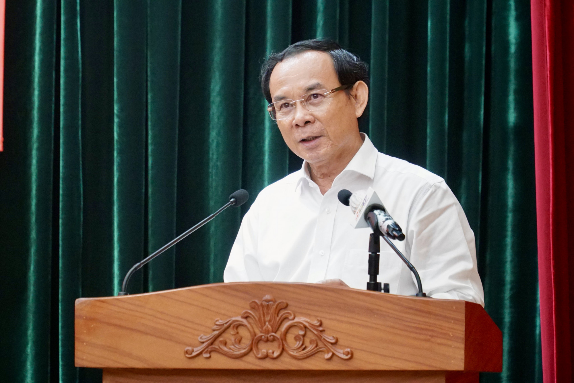 Bí thư Thành ủy TPHCM Nguyễn Văn Nên cho rằng việc cung cấp thông tin từ Bộ Ngoại giao rất quan trọng đối với các chủ trương, quyết sách của thành phố